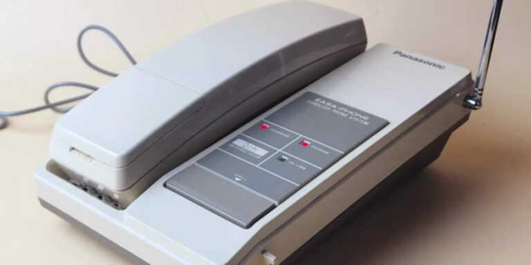 How Cordless Phones Changed Communication in the 80s and Today